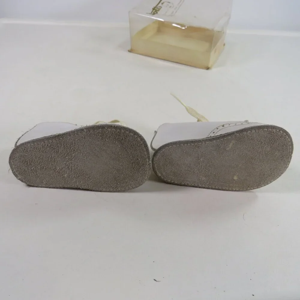 Baby Vintage White Leather Baby Shoes Scott's Shoes size 13W with original box